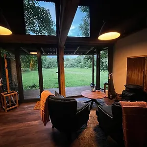 Lynbrook Haybarn, Hot Tub And Outdoor Kitchen, New Forest United Kingdom