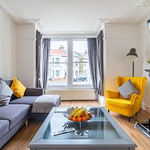 2 Bedroom Close To & Town Centre Southend-on-Sea
